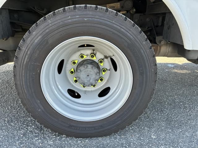 Image of Ford F-550 equipment image 4