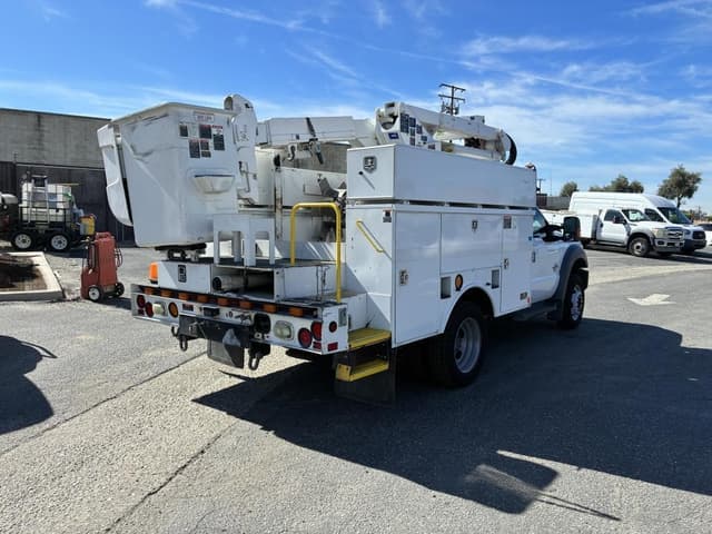 Image of Ford F-550 equipment image 2
