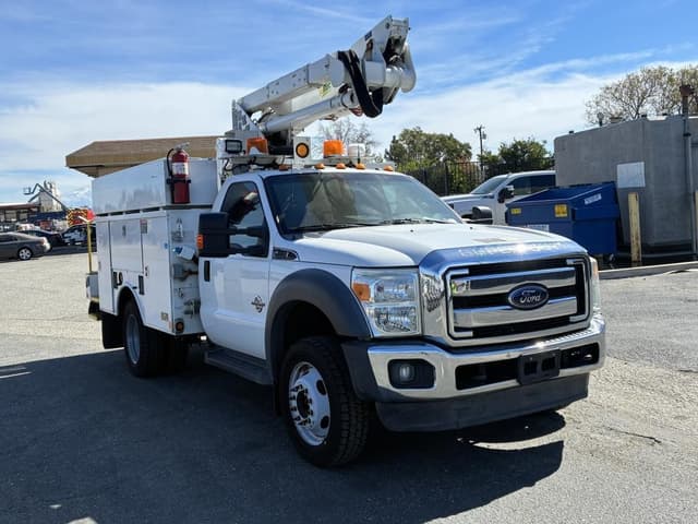 Image of Ford F-550 equipment image 1