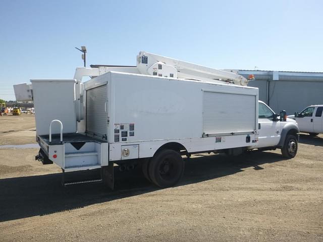 Image of Ford F-550 equipment image 2