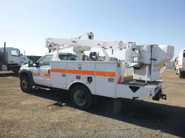 Image of Ford F-550 equipment image 3