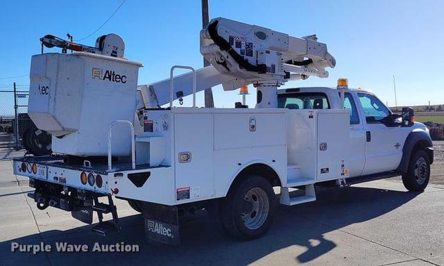 Image of Ford F-550 equipment image 4