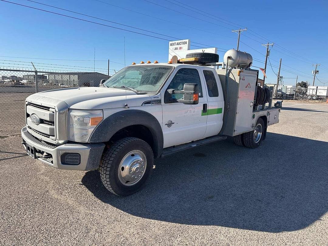 Image of Ford F-550 Primary image