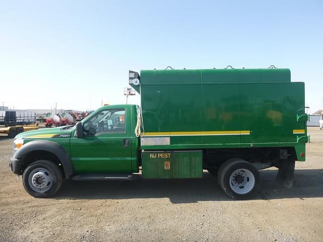 Image of Ford F-550 equipment image 4
