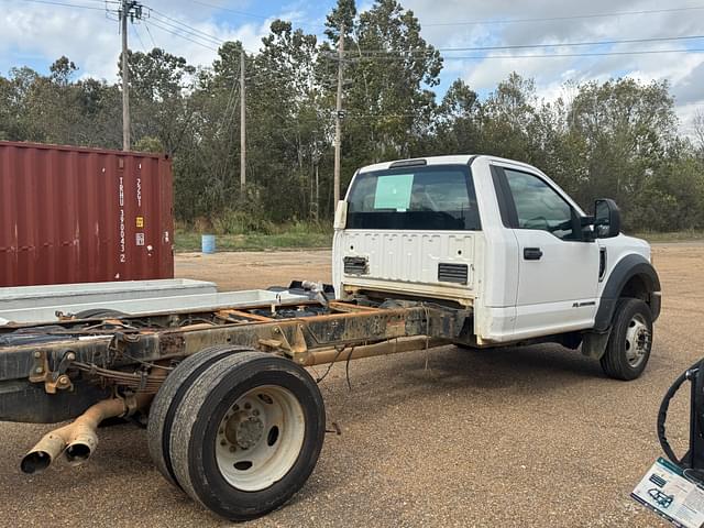 Image of Ford F-550 equipment image 4