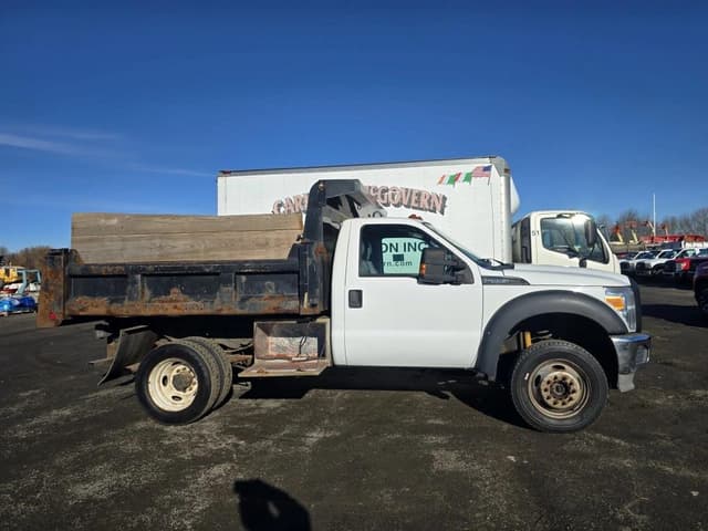 Image of Ford F-550 equipment image 3