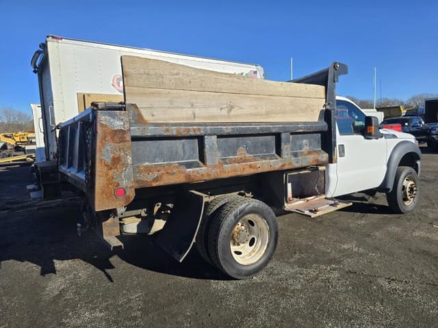 Image of Ford F-550 equipment image 4