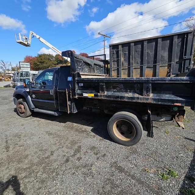 Image of Ford F-550 equipment image 4