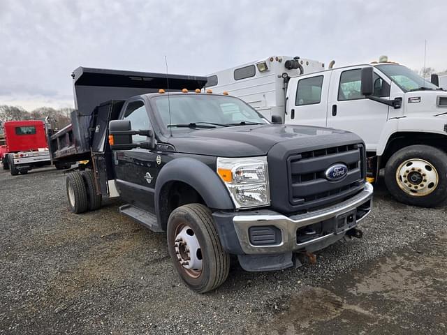 Image of Ford F-550 equipment image 2