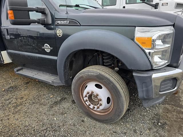 Image of Ford F-550 equipment image 3