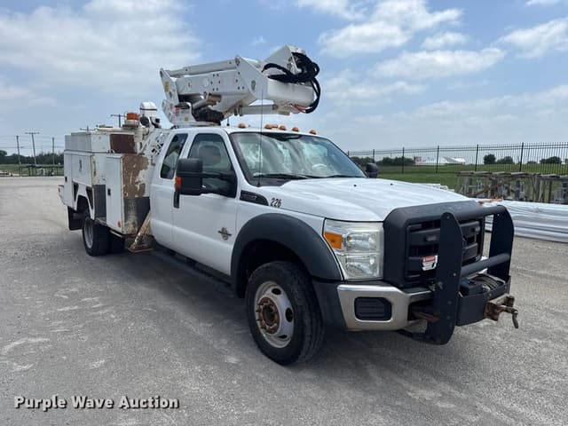 Image of Ford F-550 equipment image 2