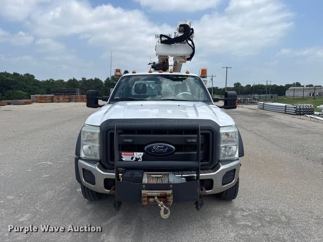 Image of Ford F-550 equipment image 1
