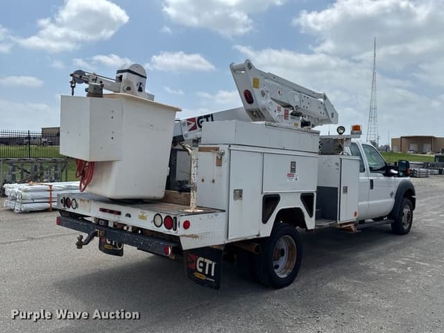 Image of Ford F-550 equipment image 4