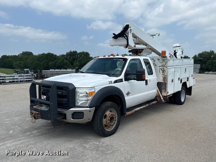 2016 Ford F-550 Equipment Image0