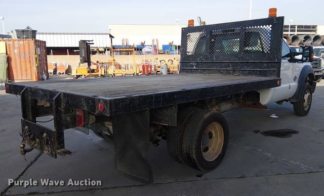 Image of Ford F-550 equipment image 4