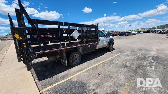 Image of Ford F-550 equipment image 4