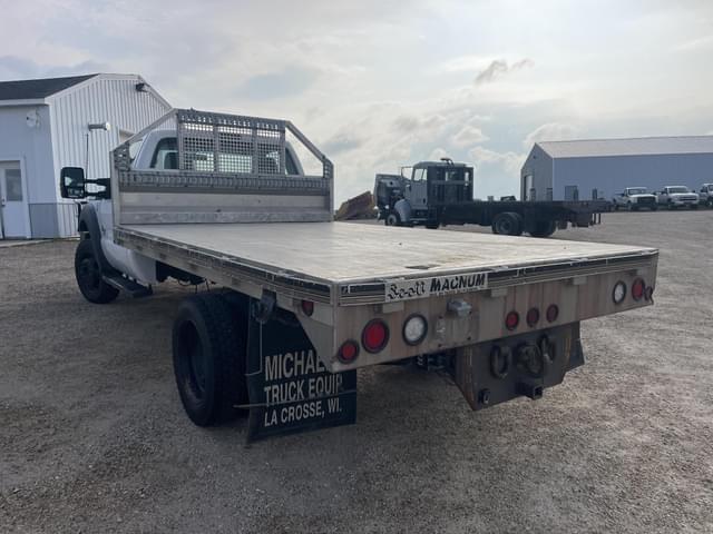 Image of Ford F-550 equipment image 3