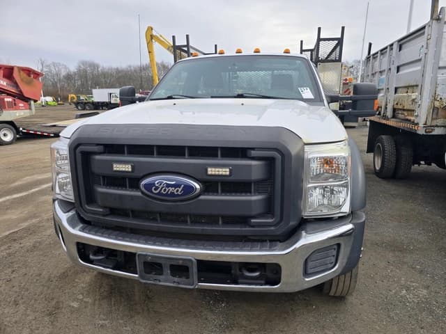 Image of Ford F-550 equipment image 1