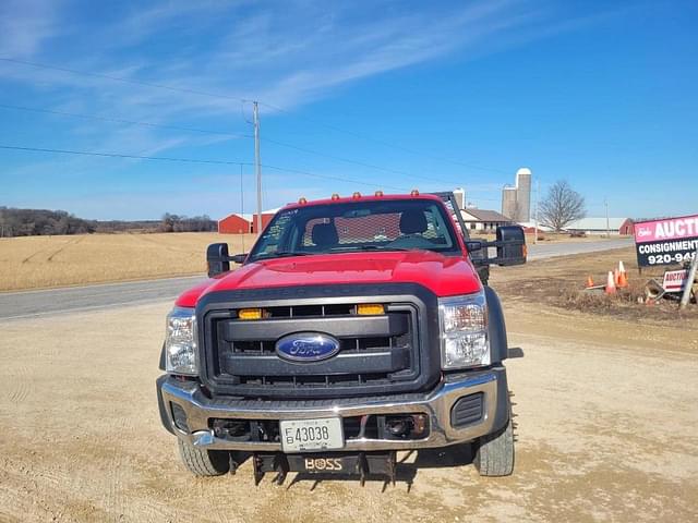 Image of Ford F-550 equipment image 3