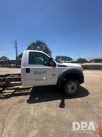 Image of Ford F-550 equipment image 4