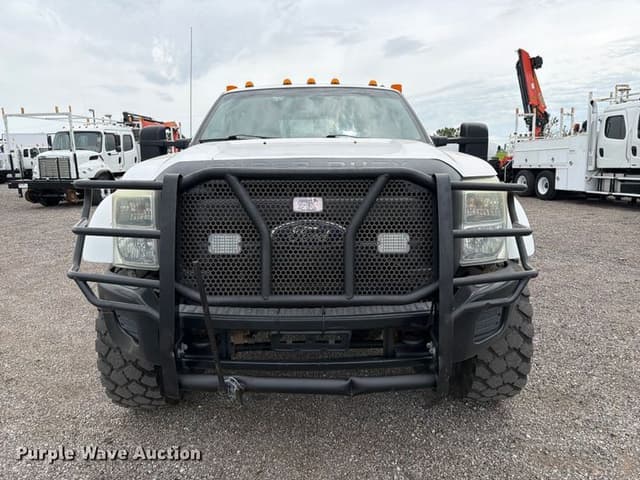 Image of Ford F-550 equipment image 1