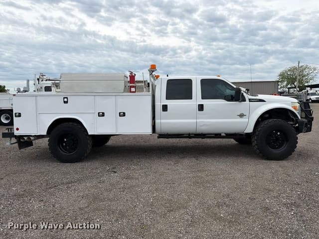 Image of Ford F-550 equipment image 3