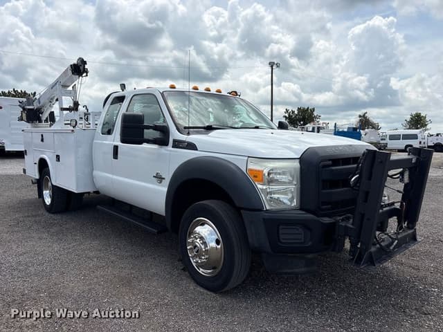 Image of Ford F-550 equipment image 2