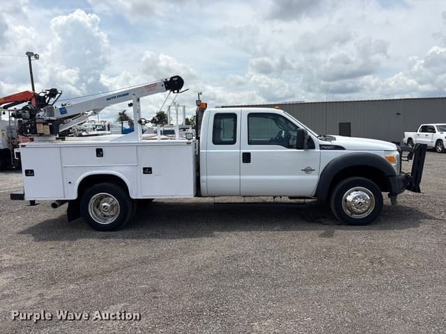 Image of Ford F-550 equipment image 3