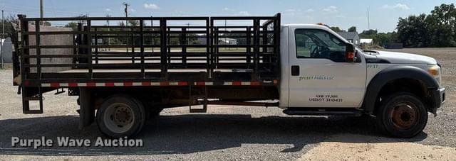 Image of Ford F-550 equipment image 3