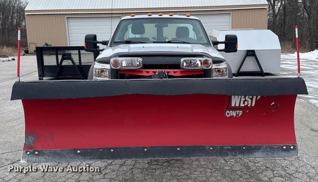 Image of Ford F-550 equipment image 2