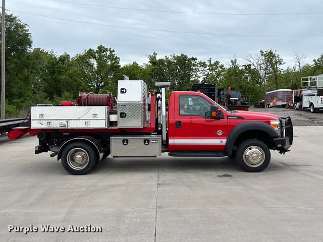 Image of Ford F-550 equipment image 3