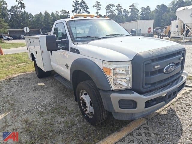 Image of Ford F-550 equipment image 4
