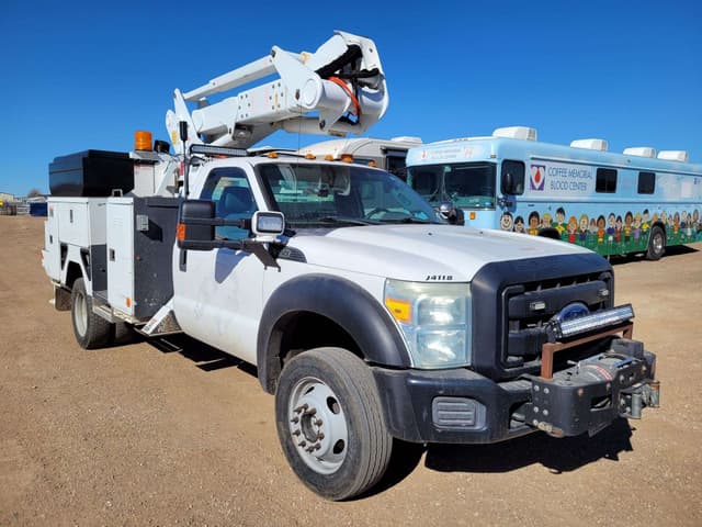 Image of Ford F-550 equipment image 3