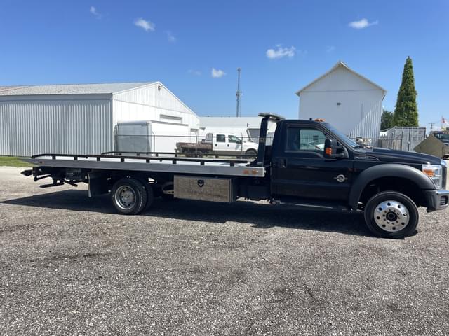 Image of Ford F-550 equipment image 3