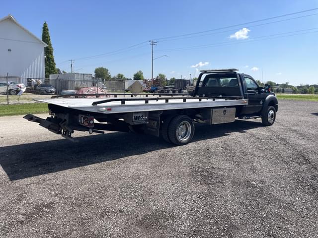 Image of Ford F-550 equipment image 4