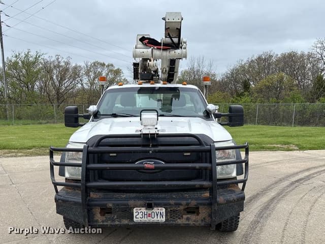 Image of Ford F-550 equipment image 1