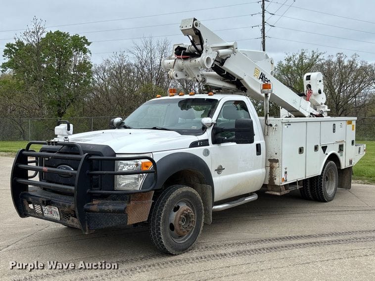 2016 Ford F-550 Equipment Image0