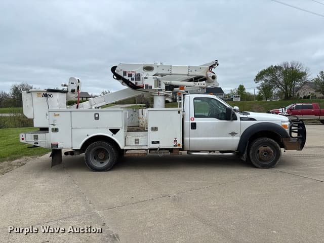 Image of Ford F-550 equipment image 3