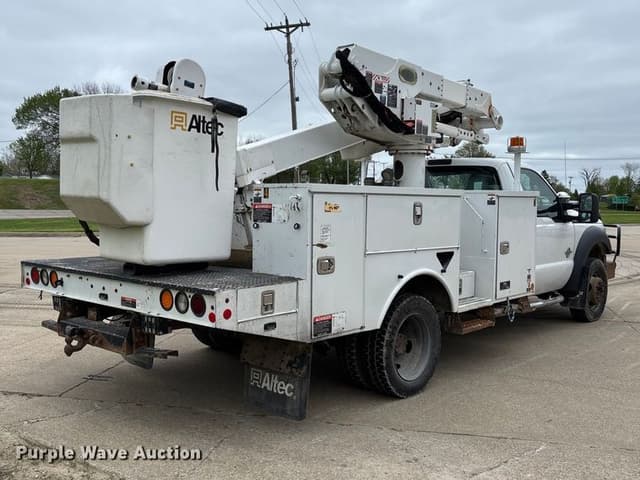Image of Ford F-550 equipment image 4
