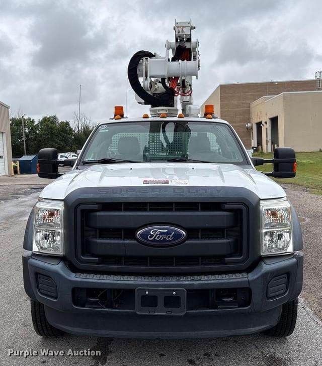 Image of Ford F-550 equipment image 1