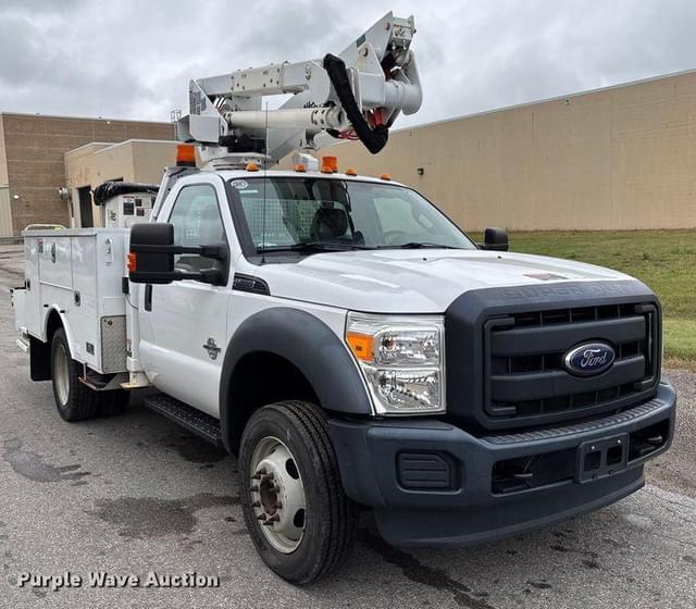 Image of Ford F-550 equipment image 2