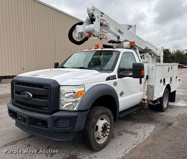 Image of Ford F-550 Primary image