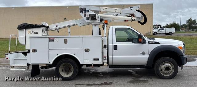 Image of Ford F-550 equipment image 3