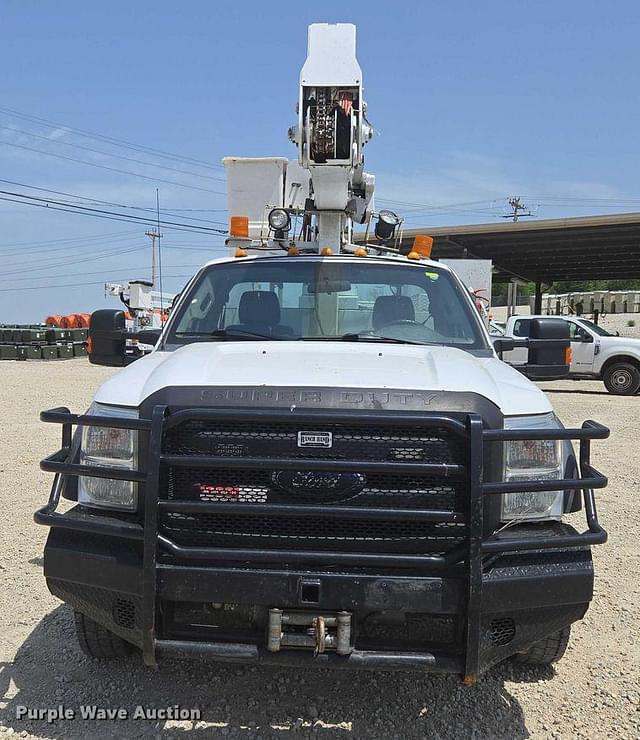 Image of Ford F-550 equipment image 1