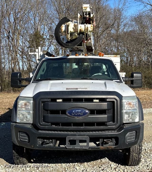 Image of Ford F-550 equipment image 1