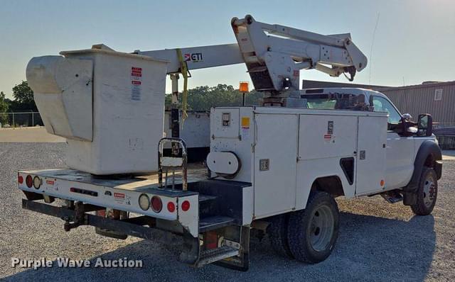 Image of Ford F-550 equipment image 4