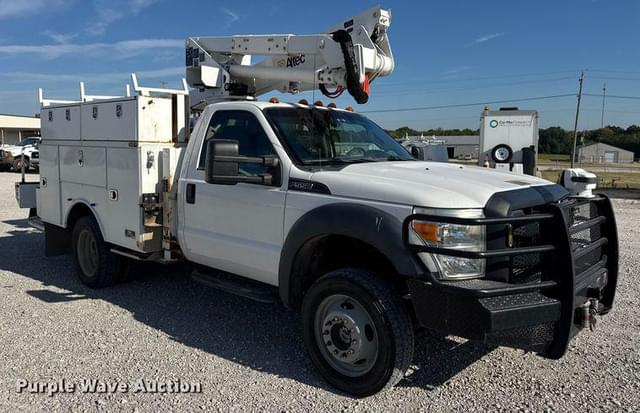 Image of Ford F-550 equipment image 2