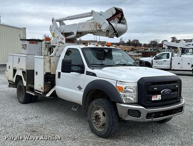 Image of Ford F-550 equipment image 2