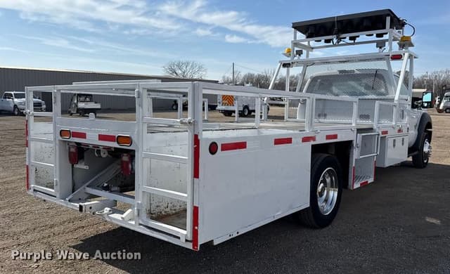 Image of Ford F-550 equipment image 4