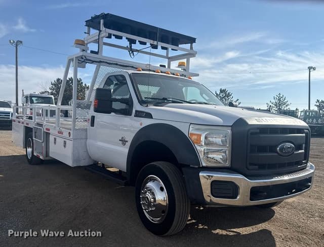 Image of Ford F-550 equipment image 2